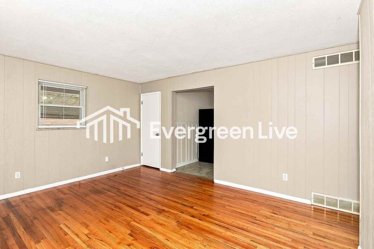 9247 Coogan Dr - Photo 4 of 15