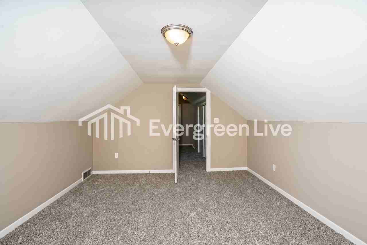 3944 S Lipton Ave - Photo 7 of 15