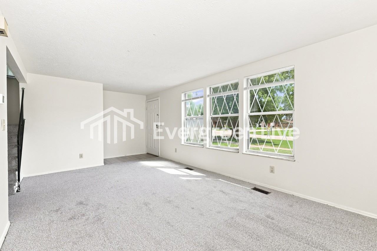 7813 Mount Hood - Photo 3 of 15