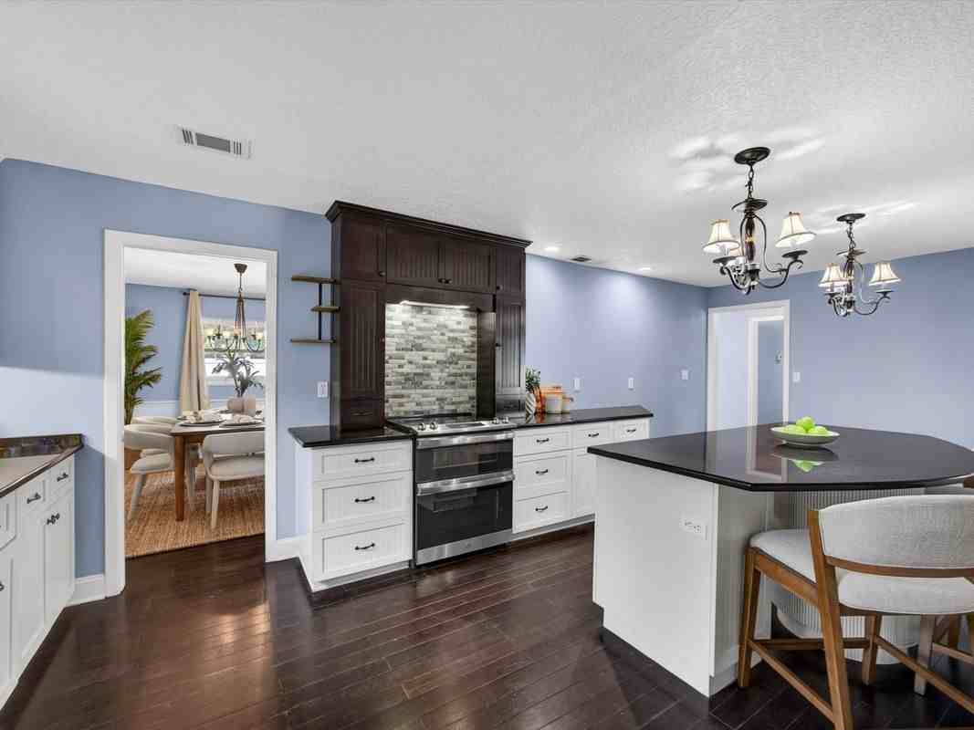 333 Cornwall Rd - Photo 6 of 8