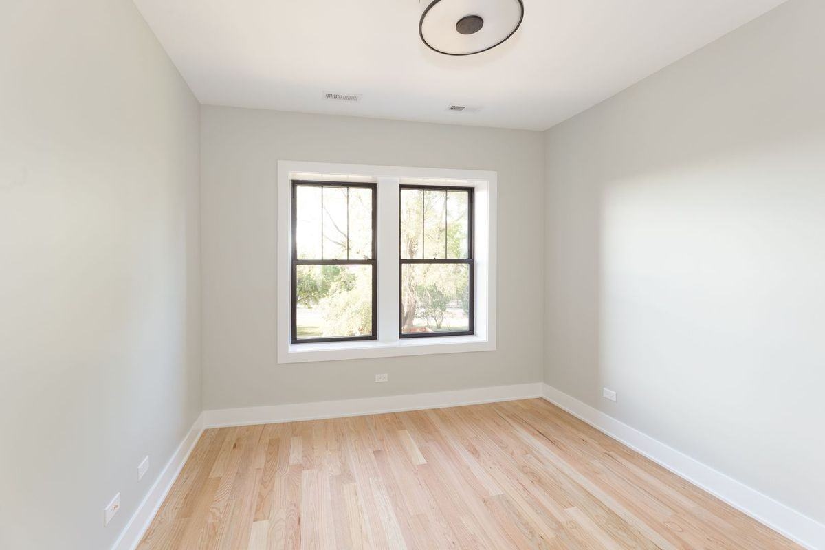 N Bissell St - Photo 3 of 5