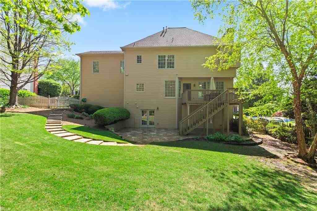 7205 Fawn Lake Dr - Photo 4 of 50