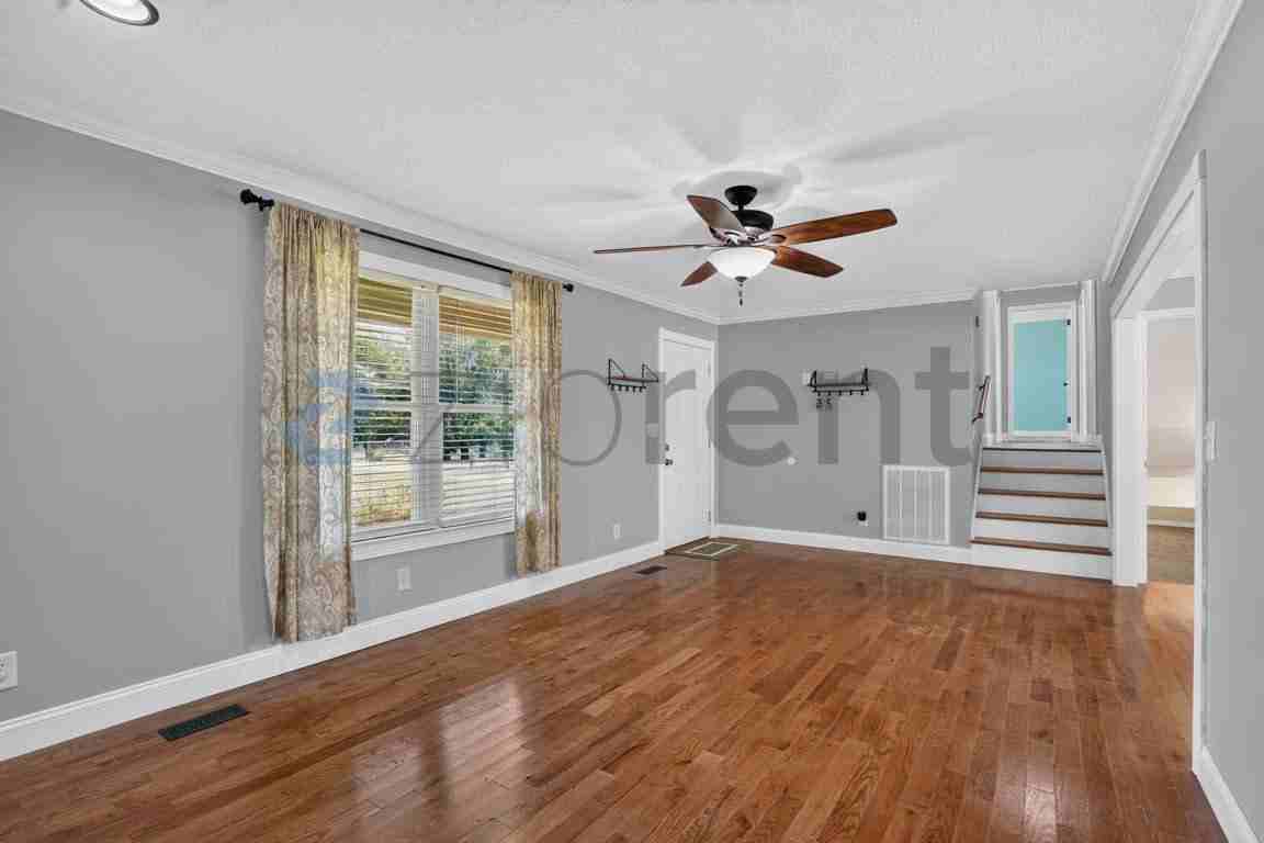 906 Diamond Cir - Photo 5 of 50
