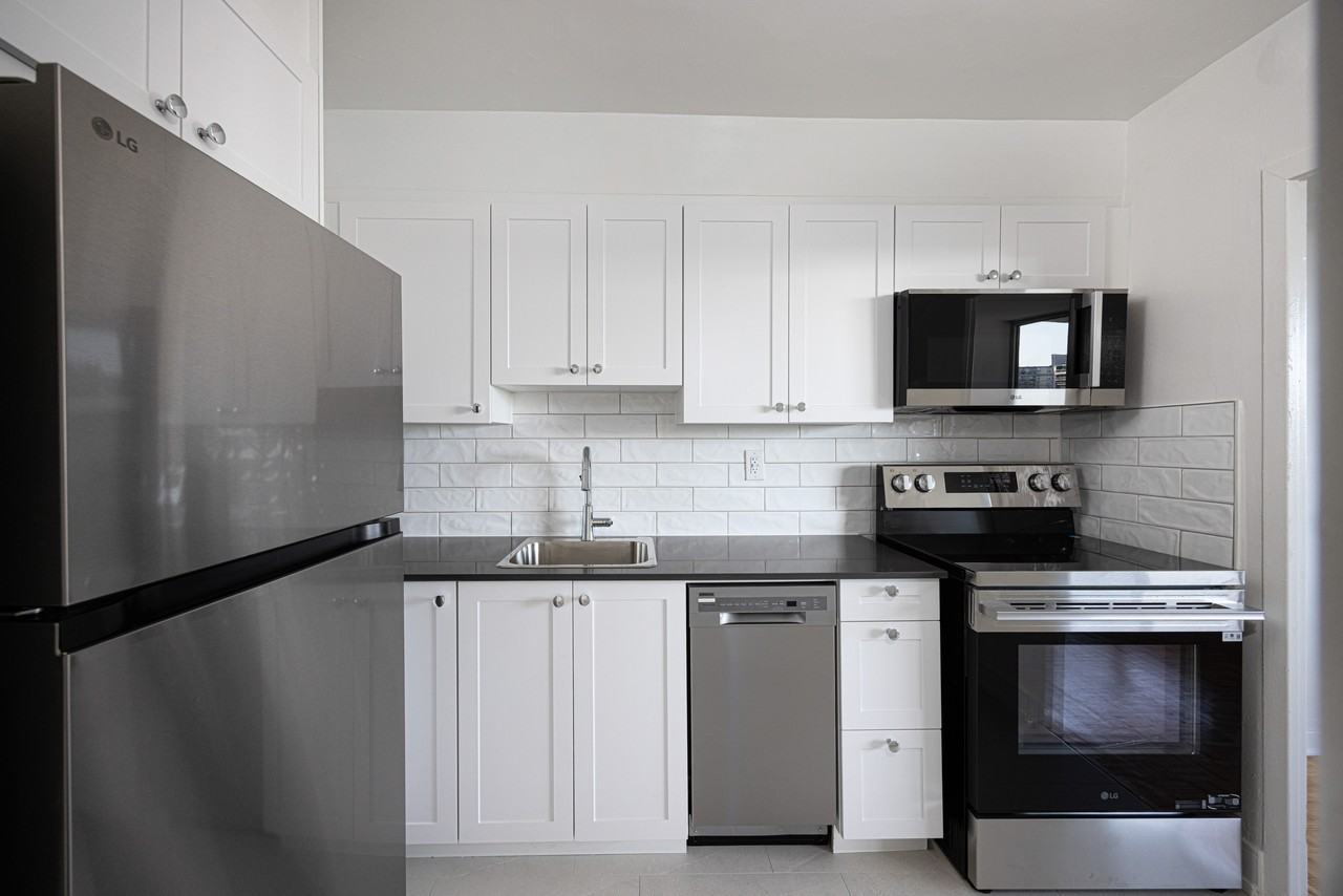 30 Esterbrooke Avenue - Photo 5 of 12