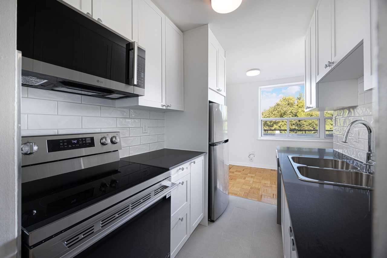 60 Esther Lorrie Drive - Photo 3 of 18
