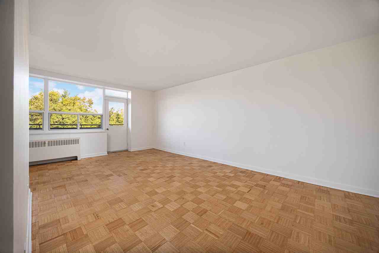 60 Esther Lorrie Drive - Photo 5 of 18