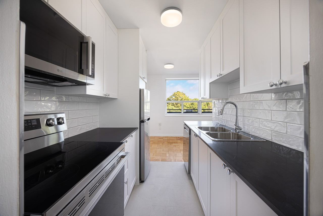 70 Esther Lorrie Drive - Photo 3 of 17