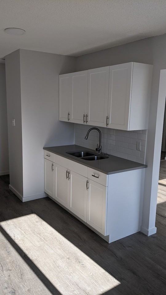 Milan Apartments - Photo 4 of 12