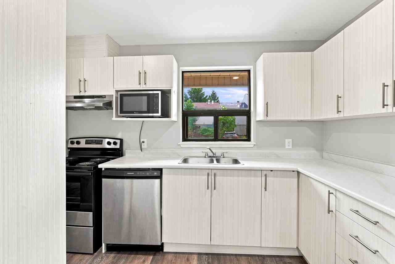 Crystal Heights Townhouses - Photo 2 of 13