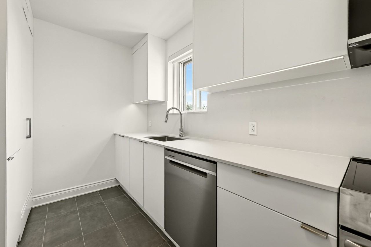 4585 Av Dupuis — photo 2