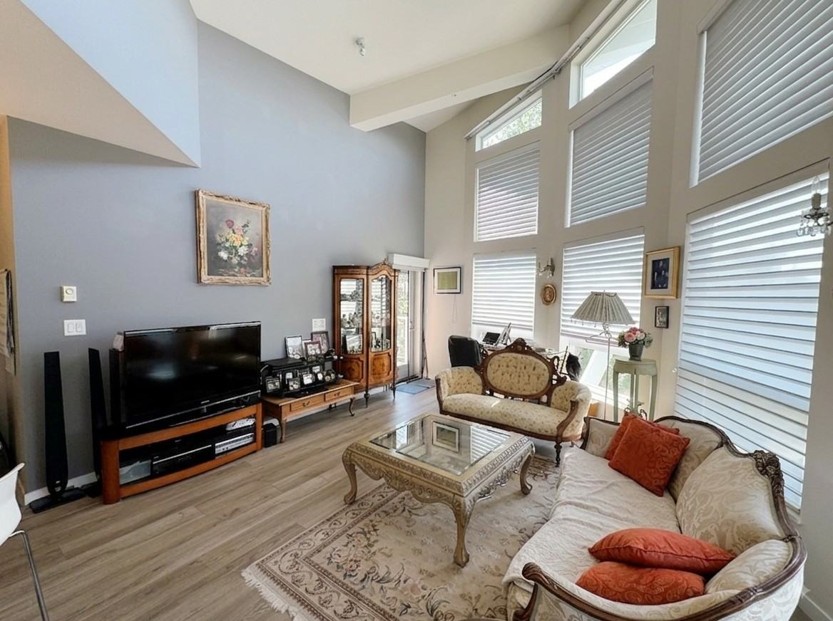 6430 194 Street #4th Floor - Photo 3 of 21