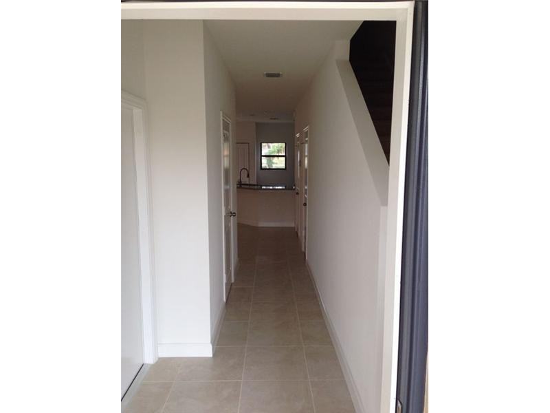 309 NE 194th Ln - Photo 2 of 6