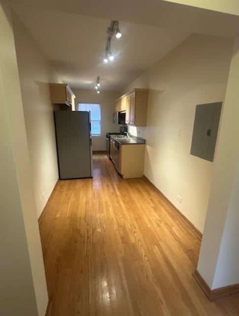1818 W Chase Ave #2 - Photo 4 of 12