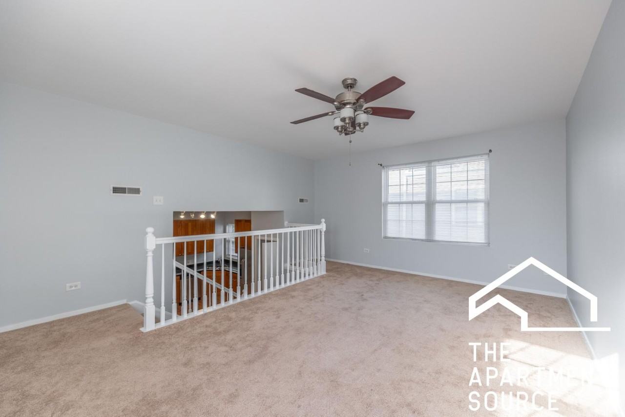 2320 W Adams St #5 - Photo 6 of 33