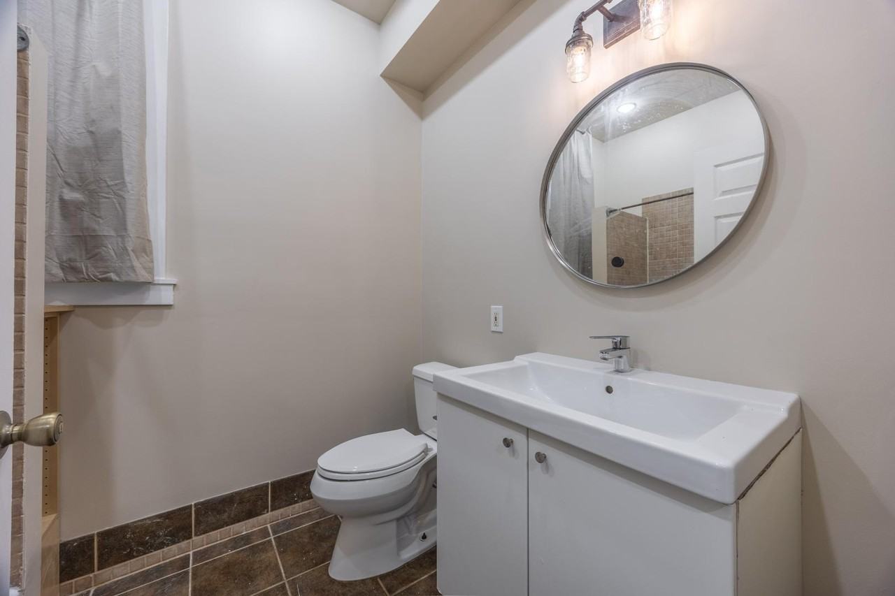1102 N California Ave #2 - Photo 7 of 27