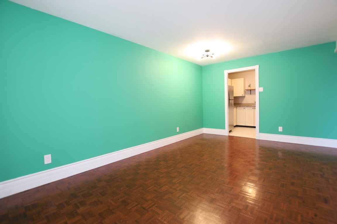 475 Laurier Ave W - Photo 5 of 13