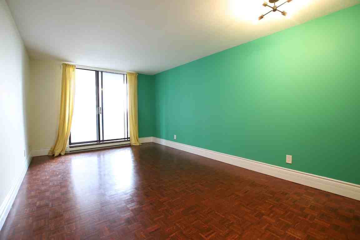 475 Laurier Ave W - Photo 6 of 13
