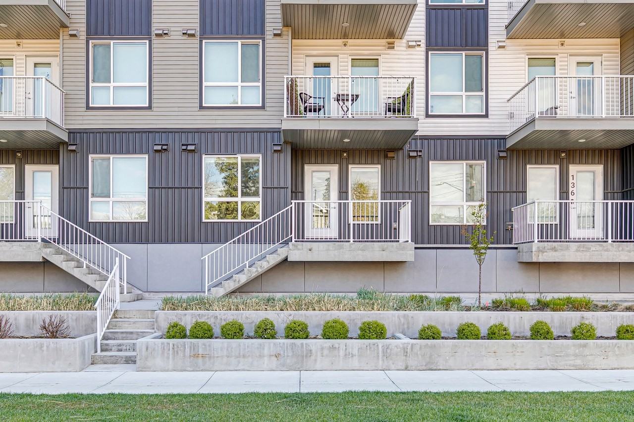 1605 17 St Se - Photo 5 of 36