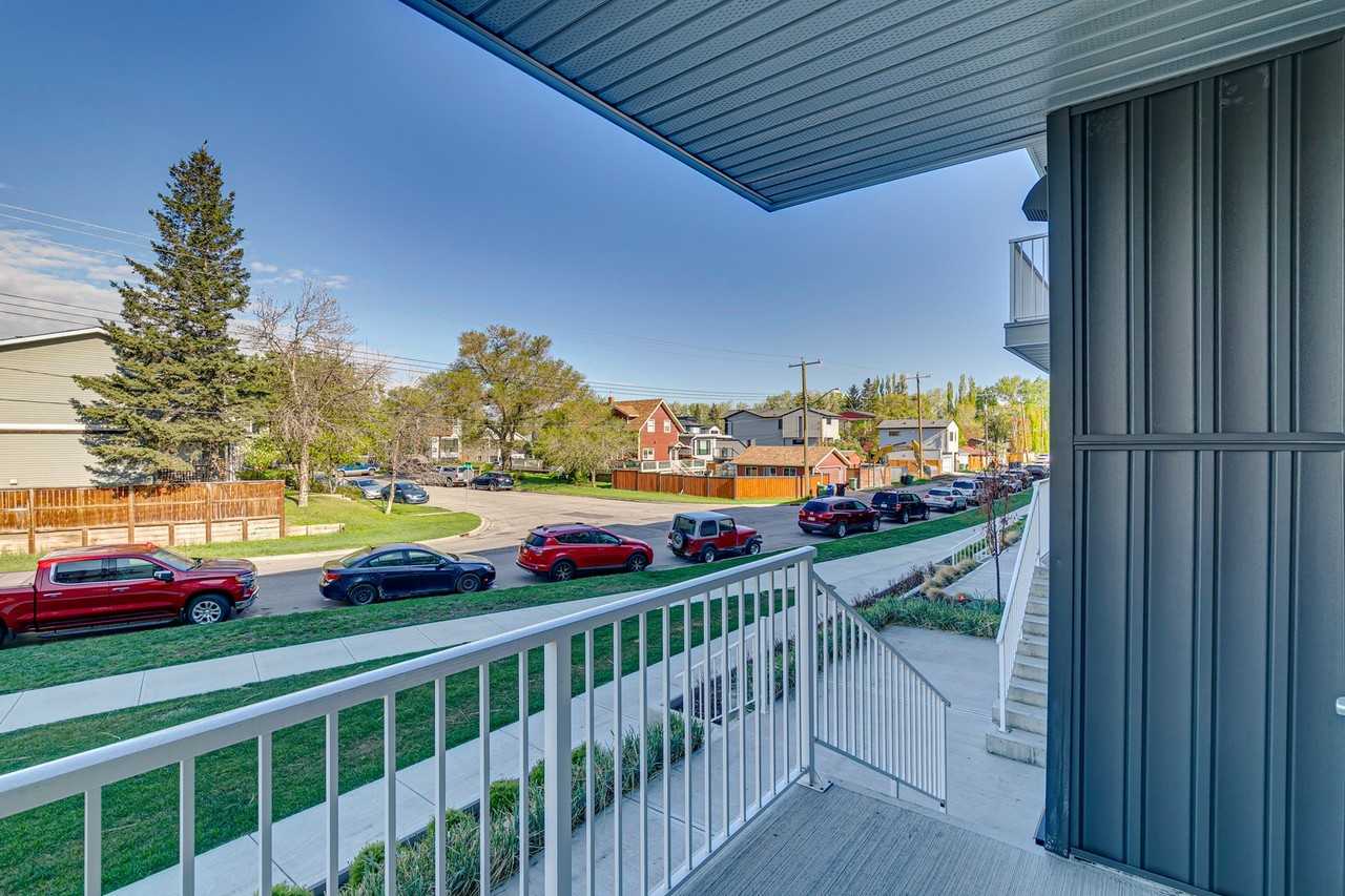 1605 17 St Se - Photo 6 of 36