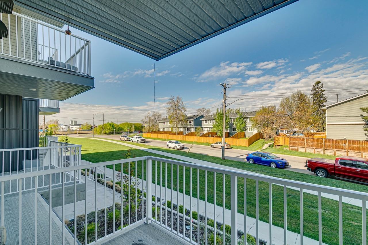 1605 17 St Se - Photo 7 of 36