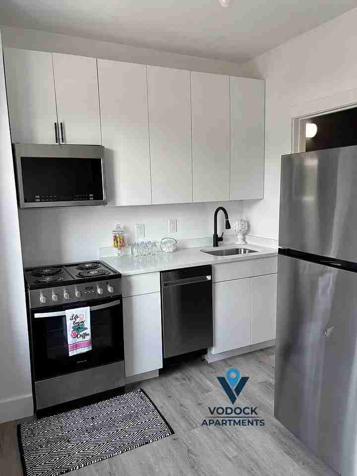 1252 Main Street #2B - Photo 3 of 18