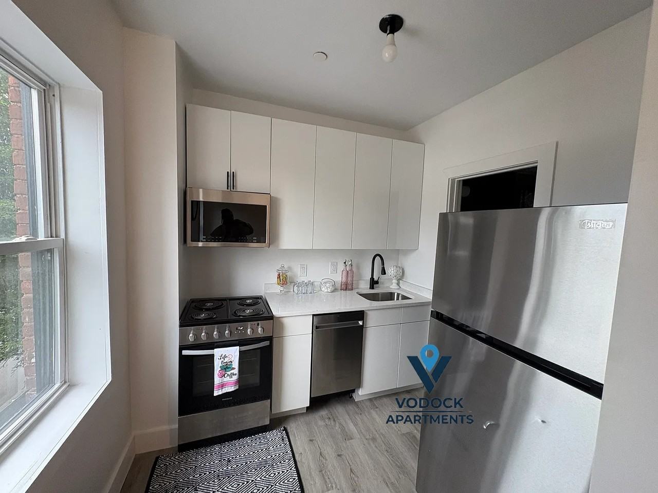 1252 Main Street #2B - Photo 5 of 18