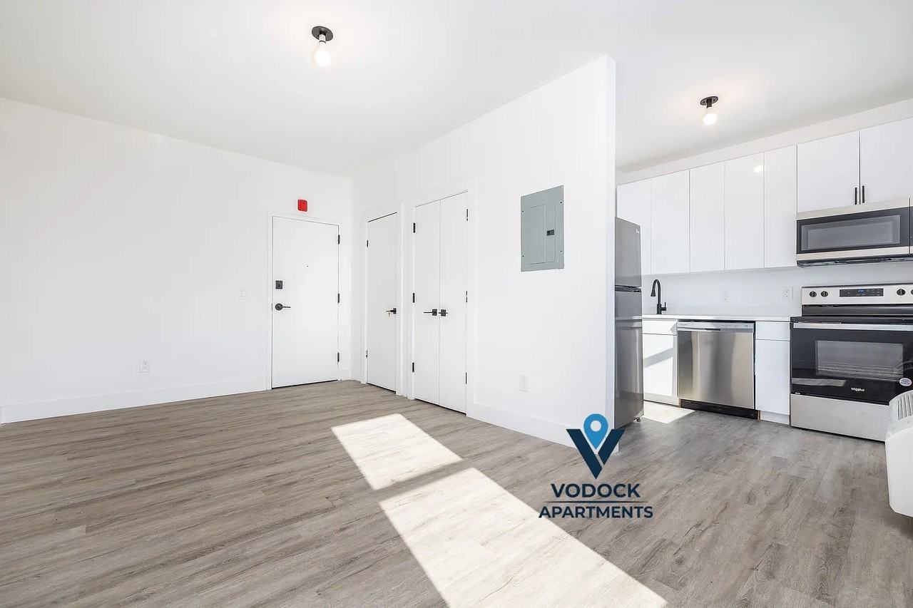 1252 Main Street #2B - Photo 7 of 18