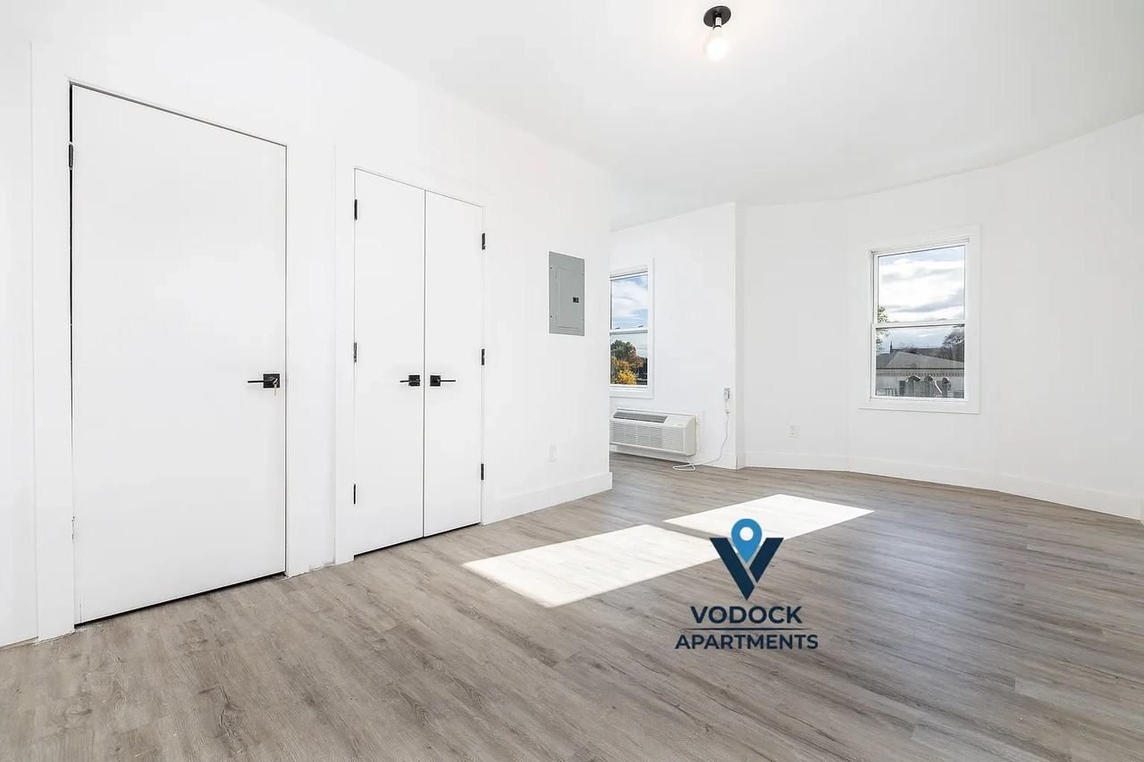 1252 Main Street #2B - Photo 6 of 18