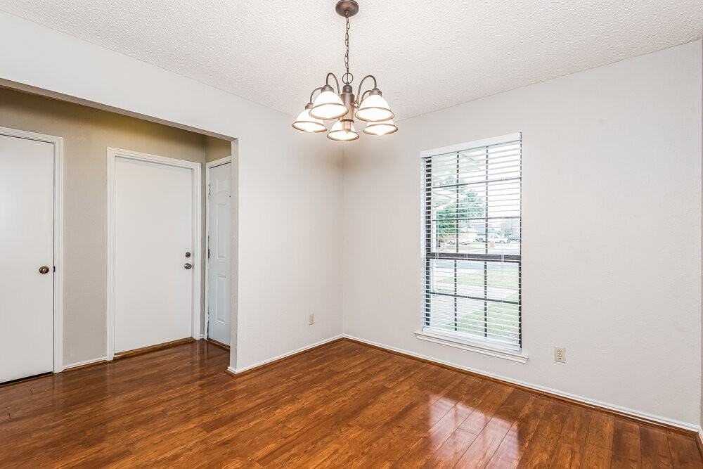 1816 Hunting Green Dr - Photo 6 of 16