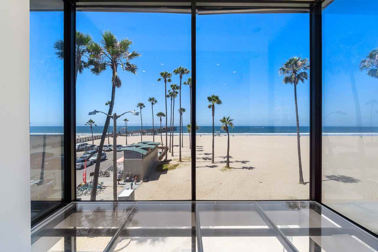 3009 Ocean Front Walk - Photo 4 of 15