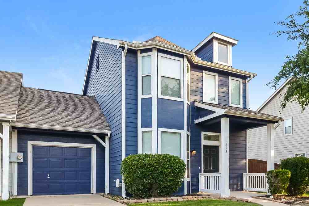 908 Chickesaw Ln - Photo 4 of 17
