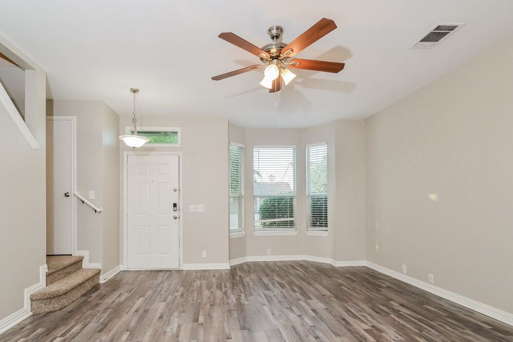908 Chickesaw Ln - Photo 5 of 17