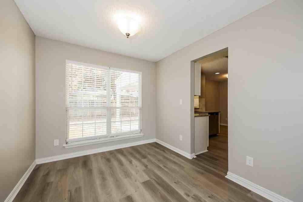 930 Danforth Pl - Photo 5 of 17