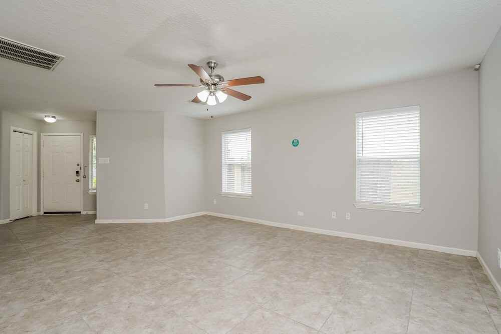 2823 Cypress Island Dr - Photo 5 of 16