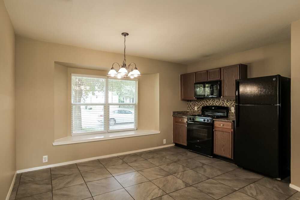 3231 Dartmouth Field Ln - Photo 6 of 21