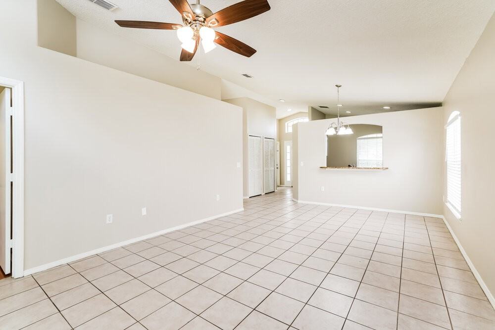 1227 Heather Lake Dr - Photo 4 of 16