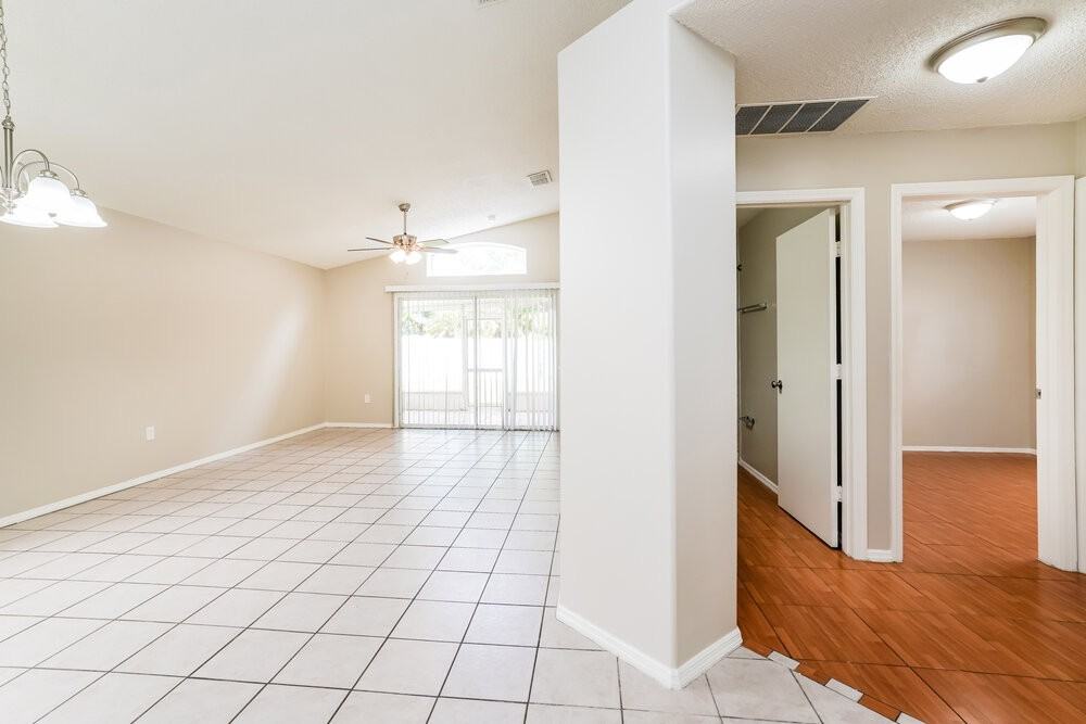 1227 Heather Lake Dr - Photo 5 of 16