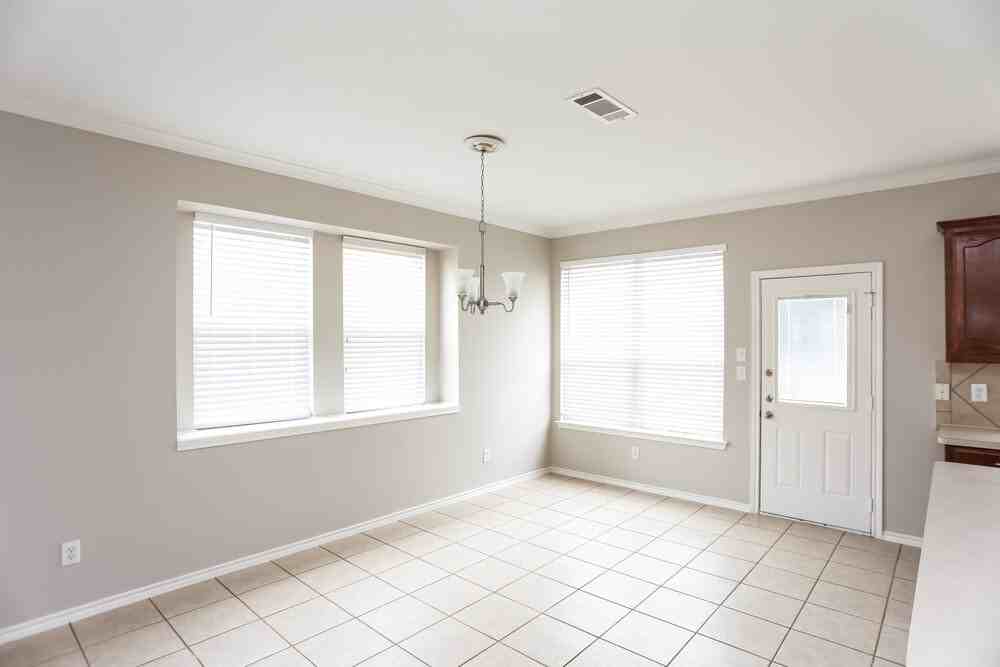 4520 Chesapeake Bay Dr - Photo 7 of 16