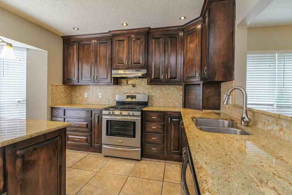 1508 Chapman St - Photo 6 of 15