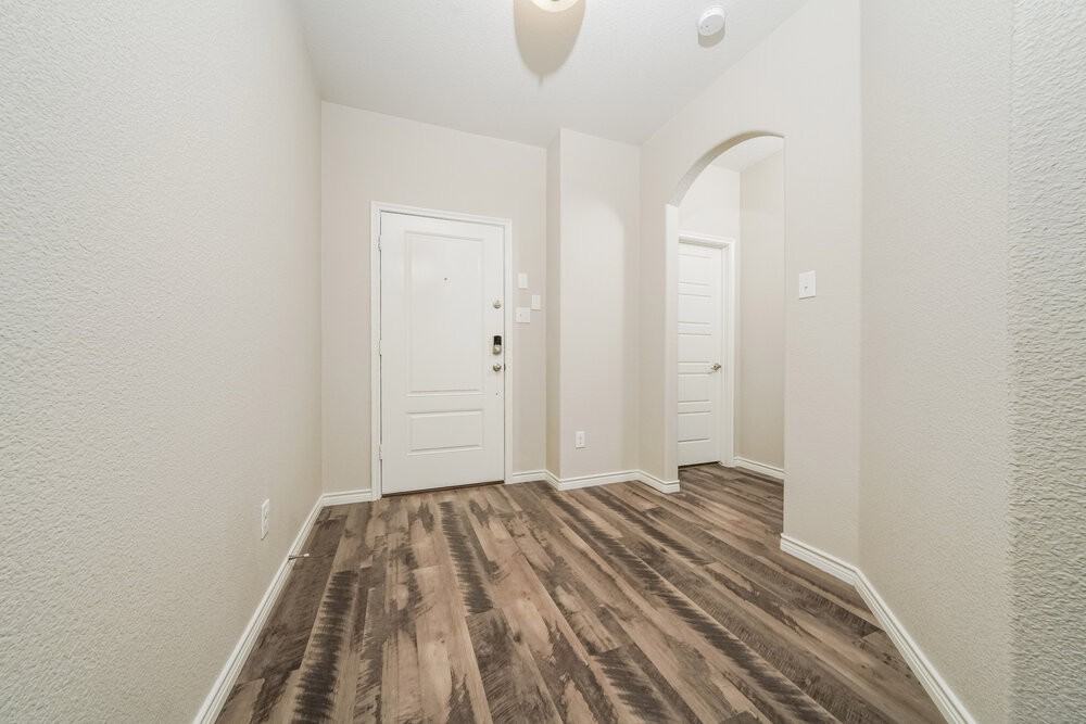 272 Jefferson Ln - Photo 3 of 21