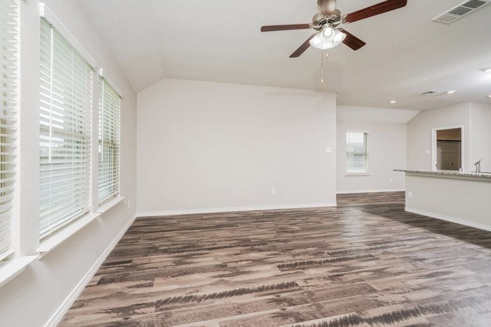 272 Jefferson Ln - Photo 6 of 21