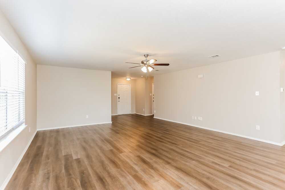 421 Fawn Hill Dr - Photo 4 of 16