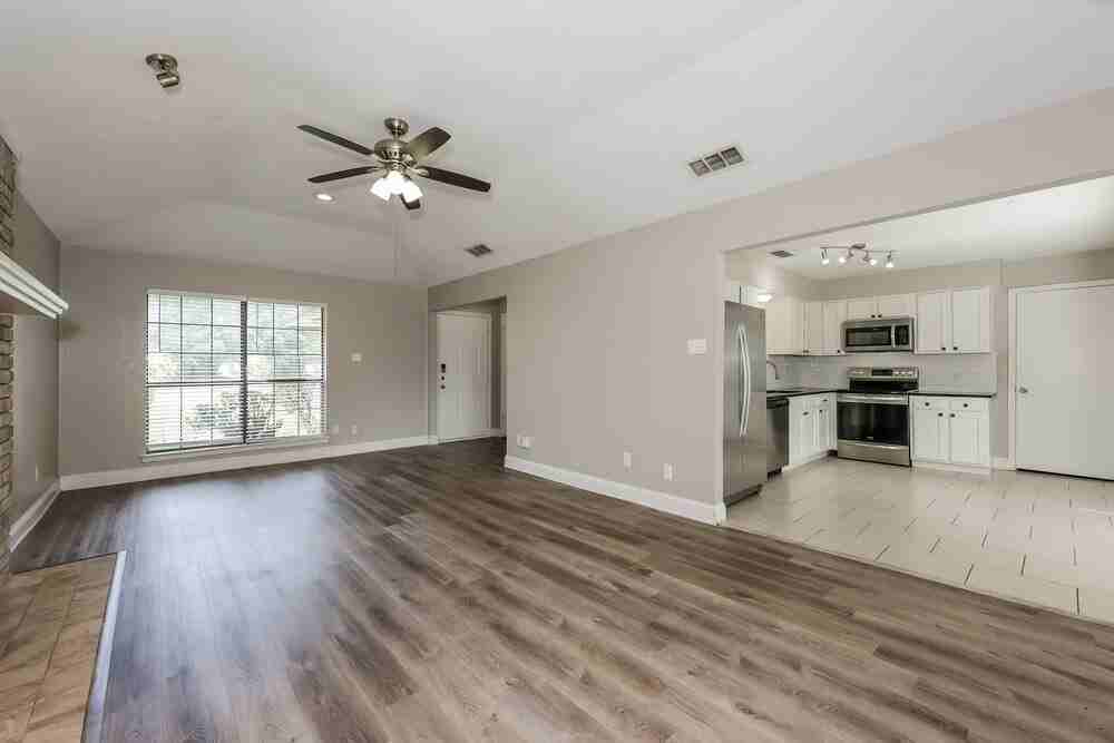 7051 S Meadow Dr E - Photo 3 of 16