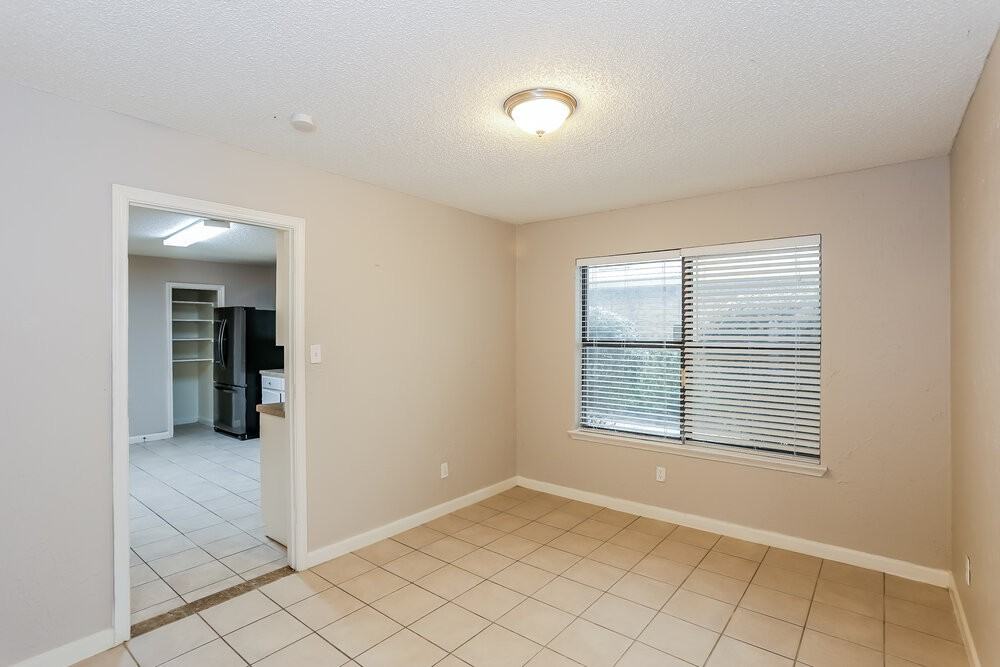 1365 Roan Dr - Photo 6 of 16