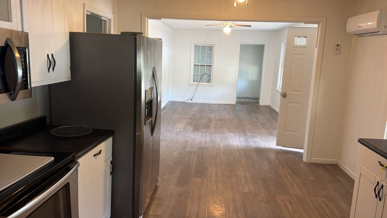 302 Lakeview Hts - Photo 3 of 13