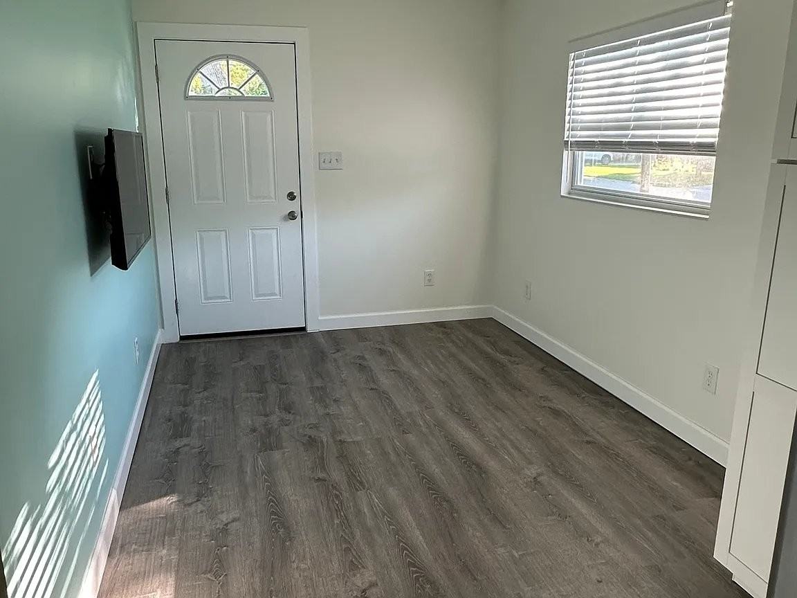 816 10th St Sw - Photo 4 of 11