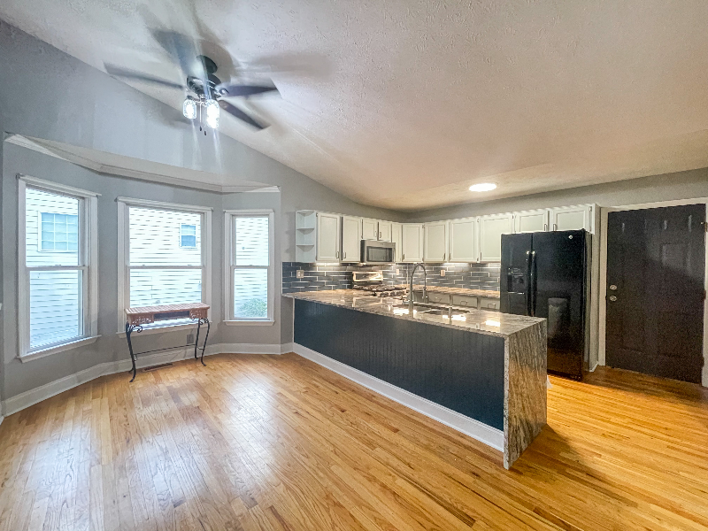 645 Clearwater Pl - Photo 7 of 38