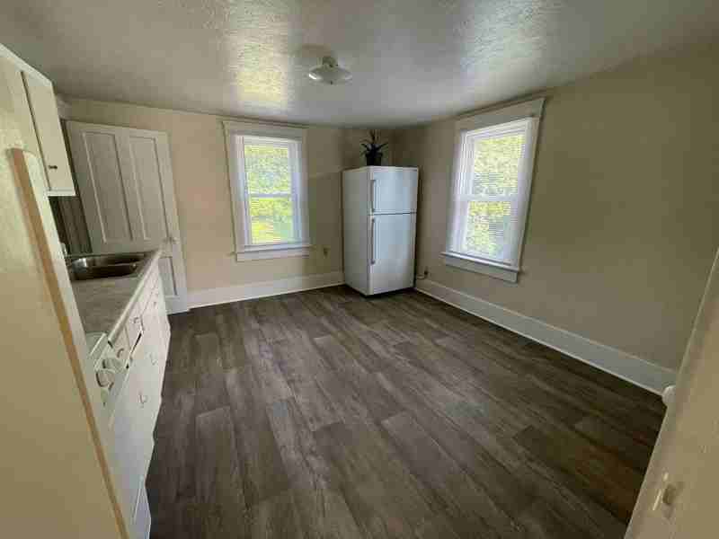 190 W Miller Ave #2 - Photo 3 of 27