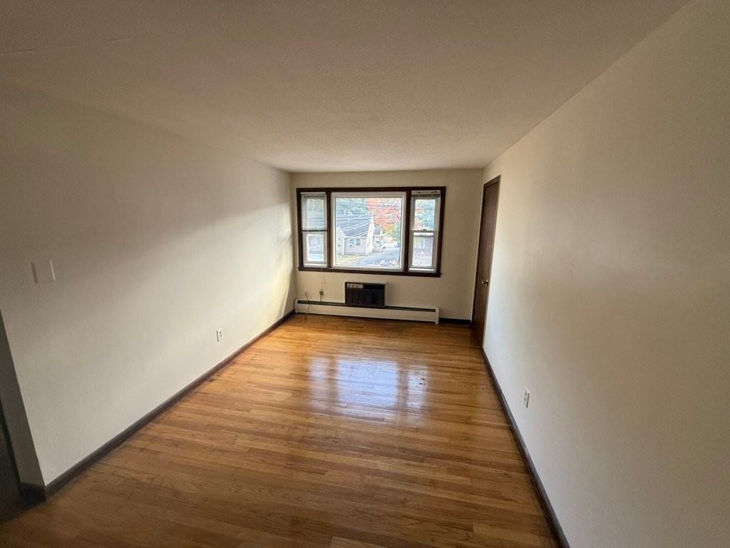 372 Park St #8 - Photo 4 of 11