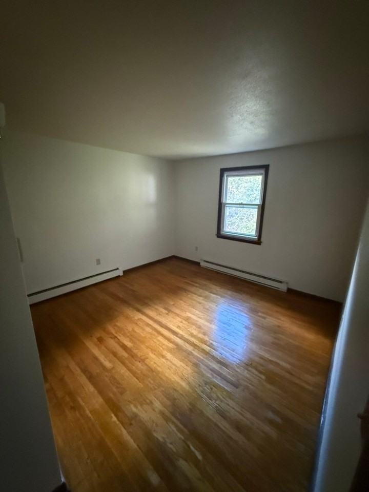 372 Park St #8 - Photo 7 of 11